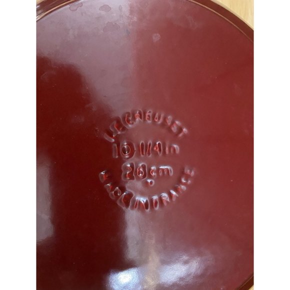 Le Creuset Red 10.1/4 Skillet - Picture 8 of 10